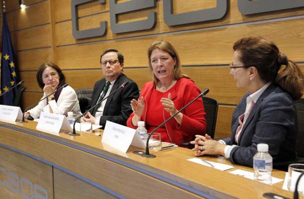 De izquierda a derecha, Marisa Ciriza, Manuel Soriano, Agnes Noguera y Elsa González. FOTO: CINCO DÍAS