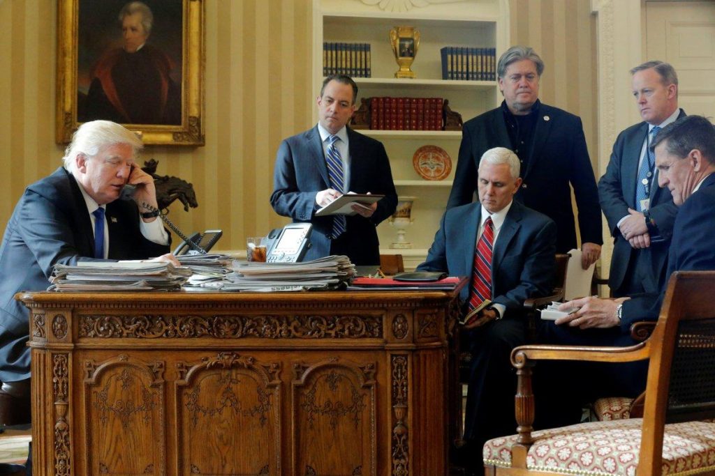 Trump y equipo de comunicación