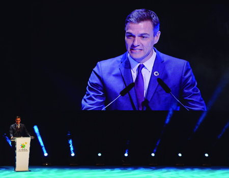El presidente del Gobierno, Pedro Sánchez, interviniendo en la Gala Nacional del Deporte de la Asociación Española de la Prensa Deportiva. (FAPE)