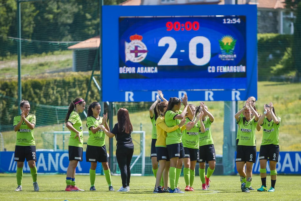 Jugadoras del Femarguín tras perder un partido en A Curuña. (ACAN)