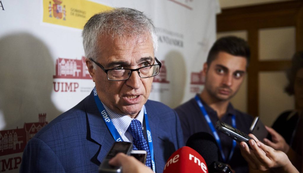 El presidente de la FAPE, Nemesio Rodríguez, en la UIMP. UIMP EUROPA PRESS)