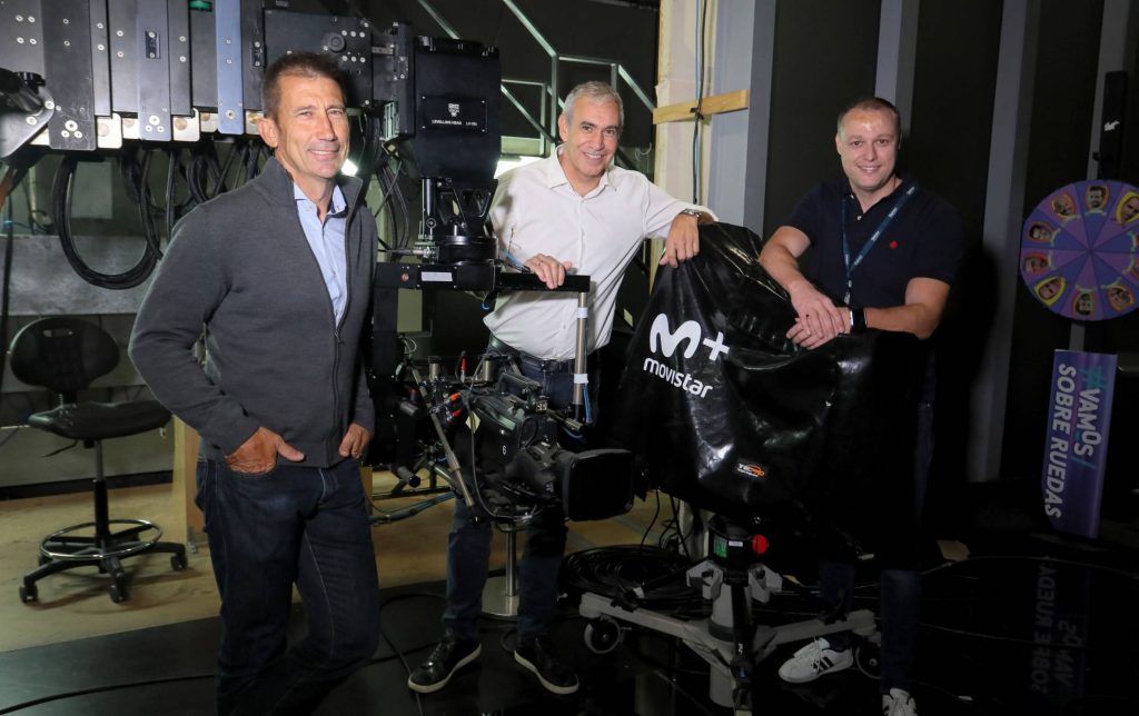 De izquierda a derecha, Carlos Martínez, Enrique Pastor y Juanma de la Casa, narradores de fútbol de Movistar. (KIKE PARA)