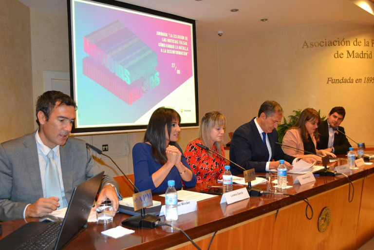 De izquierda a derecha, Raphael Minder, Lorena García, Alba Precedo, José Cepeda, María Luz Peinado y David Ferrero. (FAPE)