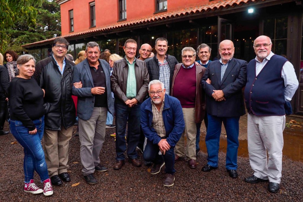 Unos 50 profesionales del periódico, jubilados o en activo, se dieron cita en el acto. 