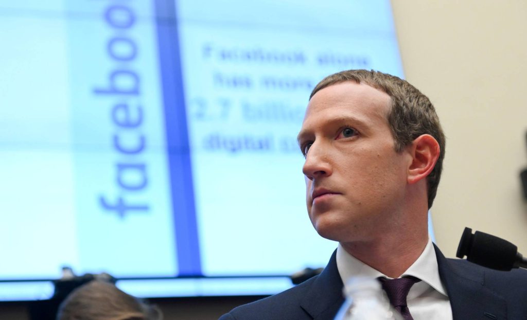 El fundador de Facebook, Mark Zuckerberg, el pasado miércoles en el Congreso de EEUU. (REUTERS)