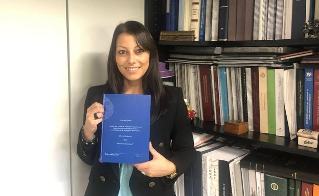 La periodista gallega Alba Adá-Lameiras recibió la máxima puntuación por su tesis. (EL CORREO)