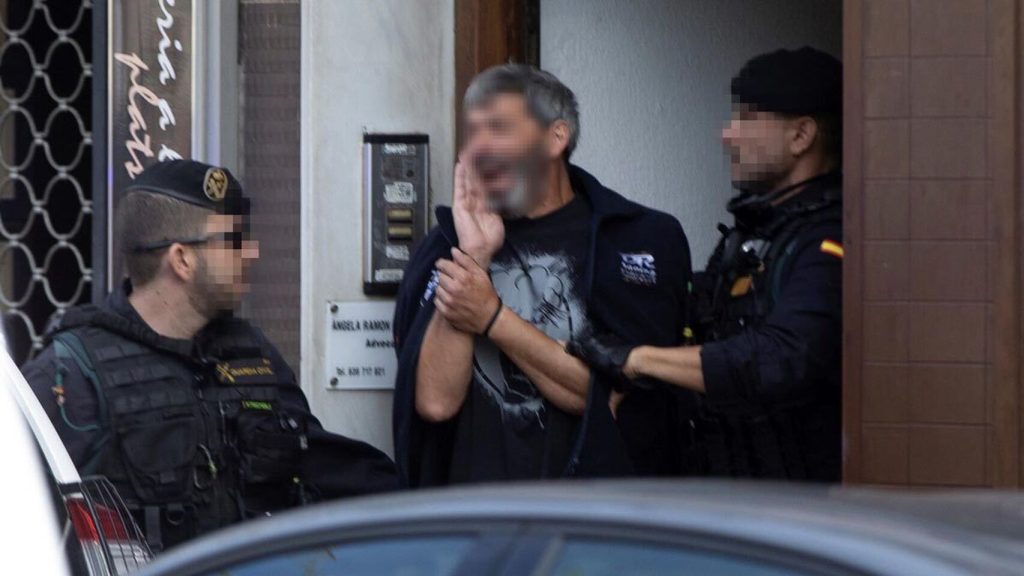 Detención de uno de los miembros de los CDR el pasado septiembre. (EFE)