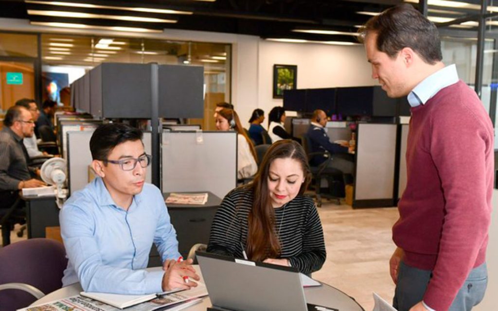 Periodistas del grupo mexicano Reforma.
