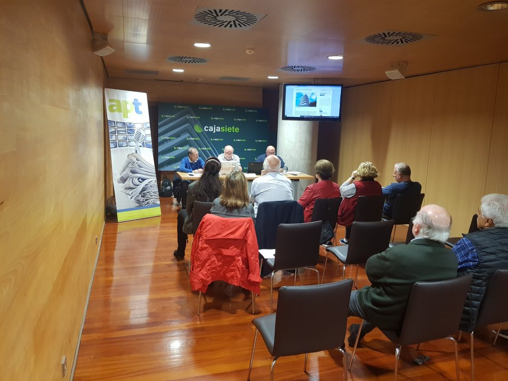 Imagen de las asambleas de la APT del pasado lunes en Cajasiete. (APT)