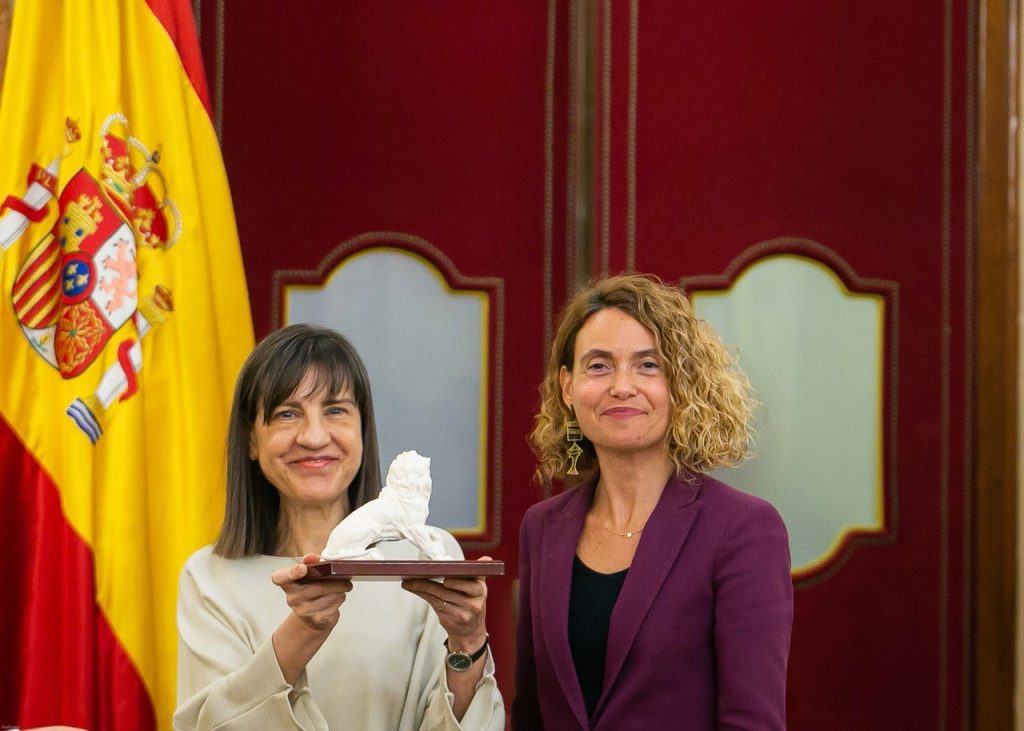 Miretxell Batet en la entrega del premio Josefina Carabias a Anabel Díez. (CONGRESO)