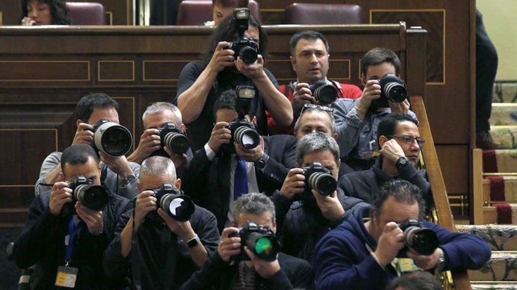 El consumo de información ha aumentado de forma extraordinaria a lo largo de los últimos meses. (SERGIO BARRENECHEA-EFE)