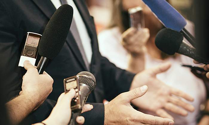 La participación habitual de un miembro de la Carrera Judicial en un medio de comunicación nunca puede consistir en un asesoramiento jurídico. (FOTO ISTOCK)
