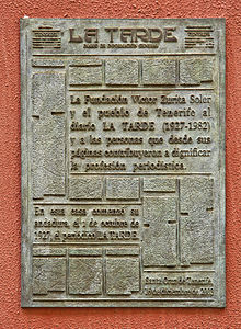 Portada de La Tarde.