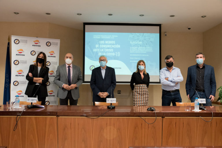 Mónica Sanz, Alipio Gutiérrez, Nemesio Rodríguez, Esther López Palomera, Gervasio Sánchez y Raúl Magallón. (E. HIDALGO-APM)