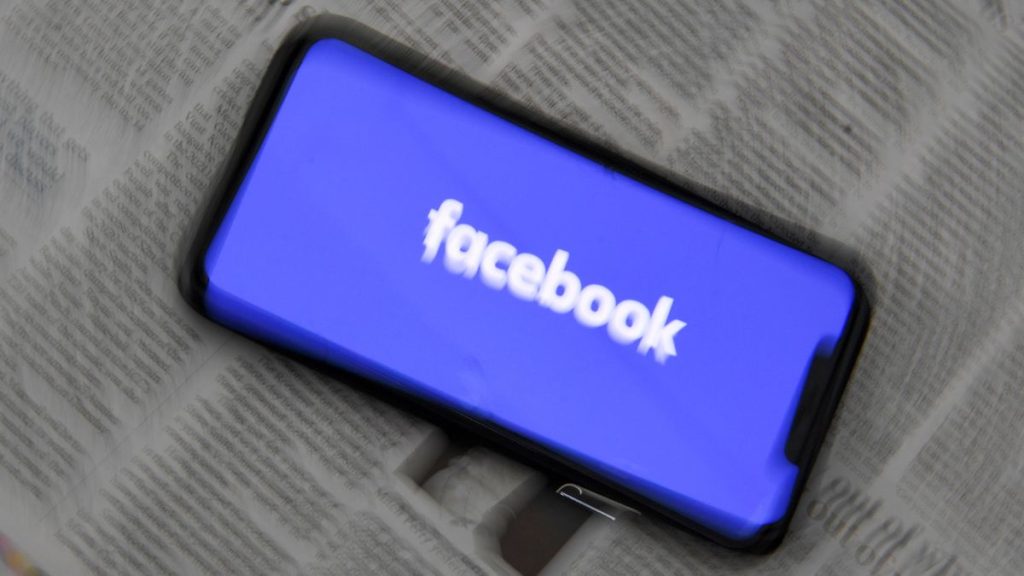 Facebook News ofrece una combinación de historias destacadas seleccionadas y personalizadas. ( ELDIARIO.ES)