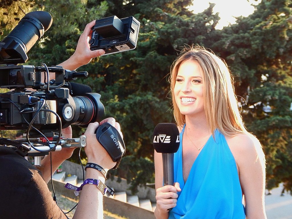 Dos de cada tres mujeres periodistas denuncian la falta de expectativas de promoción en su trabajo. (PIXABAY)