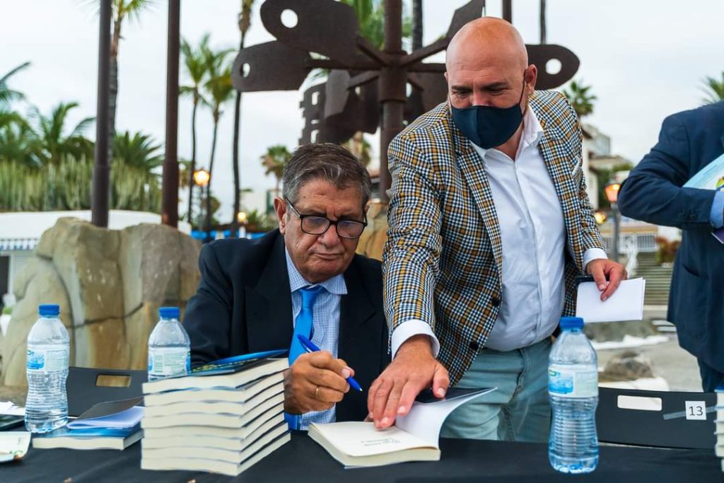 Gregorio Dorta Martín y el alcalde de Puerto de la Cruz, Marco González. (FACEBOOK GREGORIO DORTA)