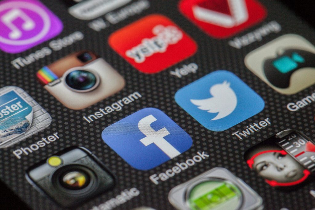 Las redes sociales se han convertido en un nuevo medio de comunicacion. (Thomas Ulrich/PIXABAY)