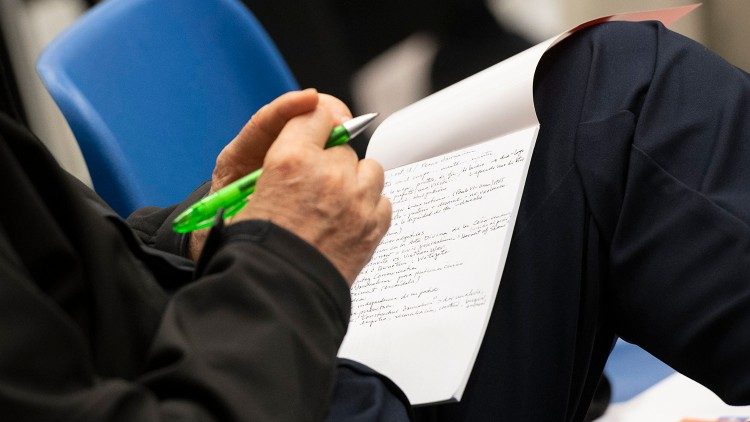 Un periodista tomando notas. (VN)