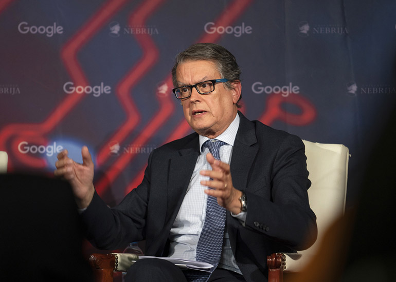 El secretario de Estado de Telecomunicaciones e Infraestructuras Digitales, Roberto Sánchez, en Diálogos Google-Nebrija. (APM)