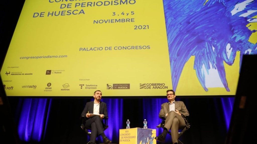 Joseph Oughourlian e Ignacio Escolar en el Congreso de Periodismo de Huesca. (CPH)