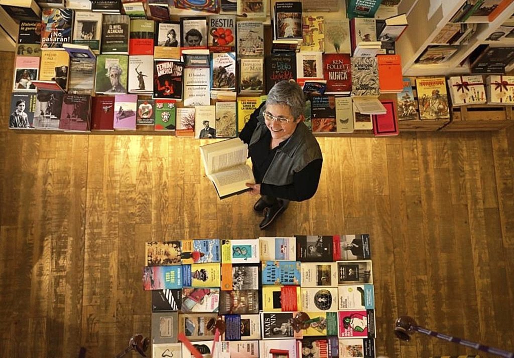 Eva Orúe, en la librería Juan Rulfo. (ANTONIO HEREDIA)