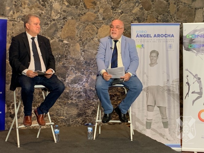 Gerardo González Movilla y Salvador García Llanos en el Castillo de San Felipe de Puerto de la Cruz. (CD TENERIFE)