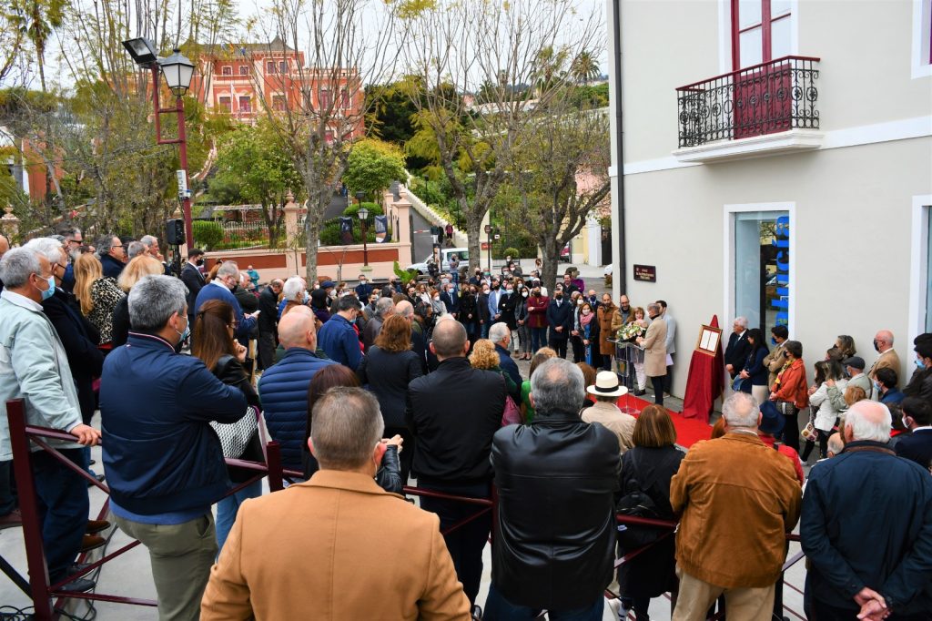 Acto del descubrimiento de la placa que da nombre al pasaje Doctor Pedro Eustaquio Pérez García. (AYUNTAMIENTO DE LA OROTAVA)