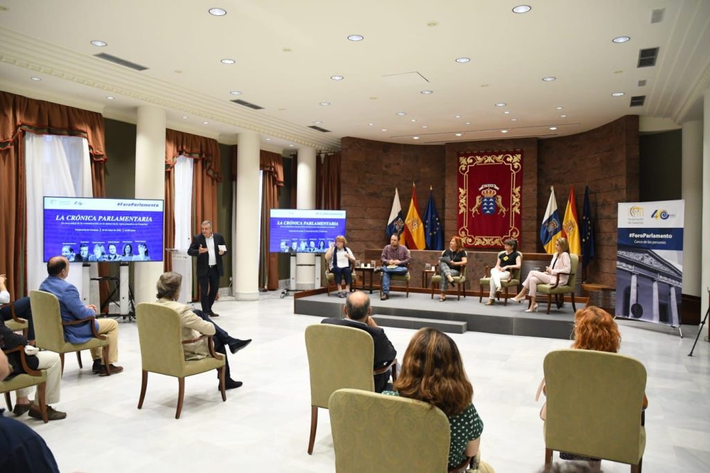 Un momento de la celebración del encuentro. (PARLAMENTO DE CANARIAS)