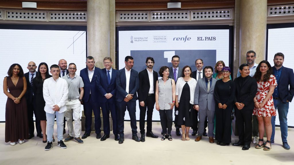 Foto de familia de los Premios Ortega y Gasset. 