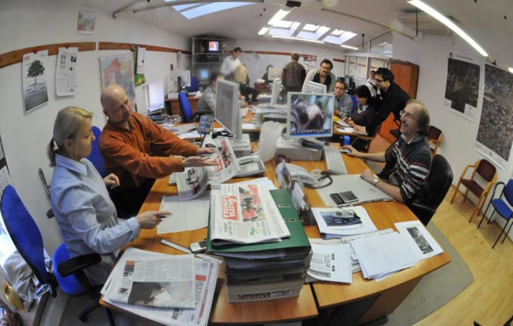 El 32% de los periodistas encuestados considera que la lucha por combatir la desinformación es el reto más relevante. (LABORATORIO DE PERIODISMO)
