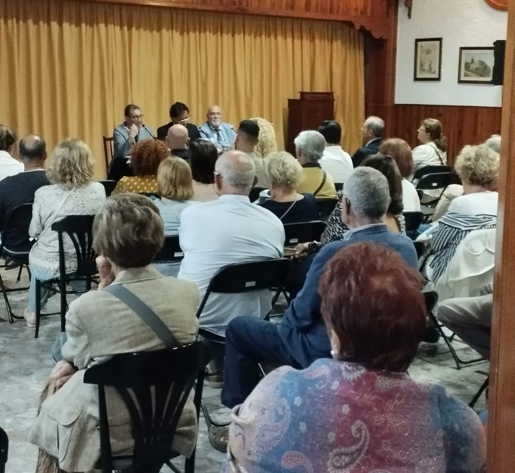 Un instante de de la presentación de  ‘Cuadernos Patrimoniales’ en Icod. (APT)