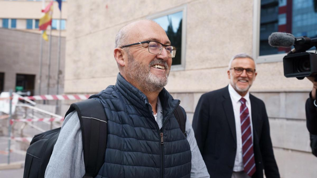 El exdiputado del PSOE Juan Bernardo Fuentes. (RAMÓN DE LA ROCHA/EFE)