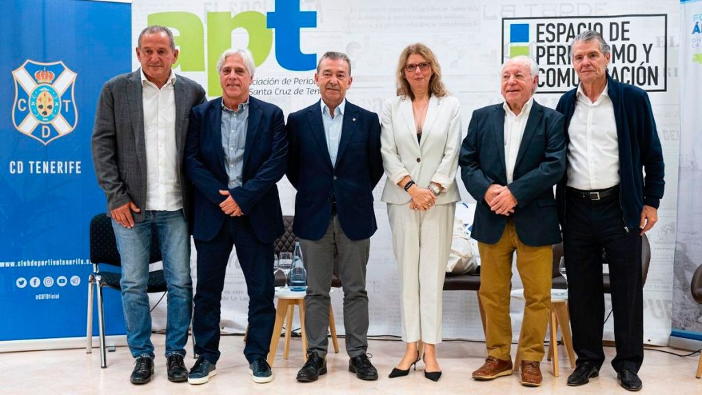 Toño, Chalo, Paulino Rivero, Mayte Castro, Eugenio Ibáñez y Barrios. (CD TENERIFE)