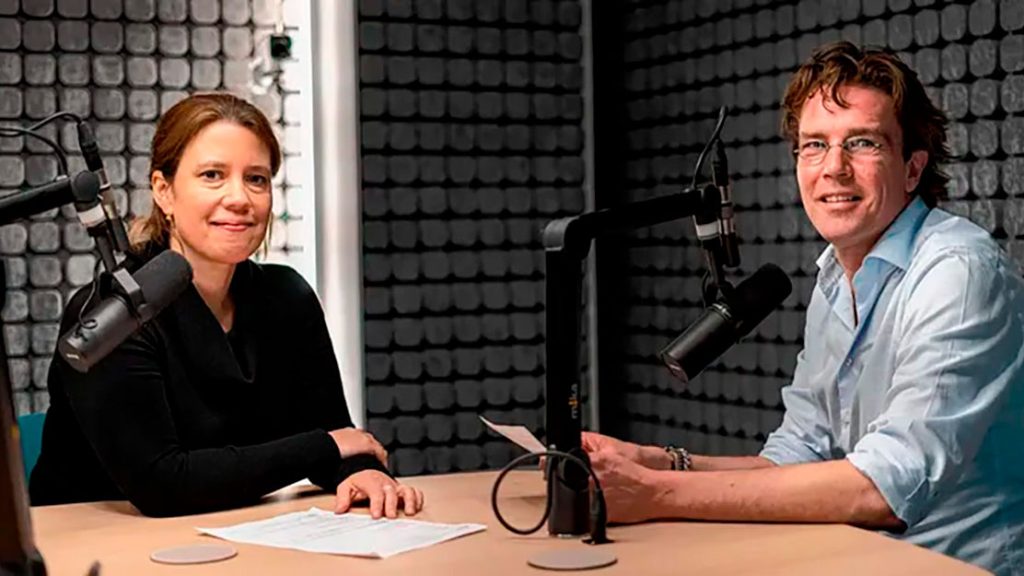 Egbert Kalse y Mischa Spel, periodistas en los que se basan las nuevas voces sintéticas. (NRC/ AGENCIA WHOOZY)