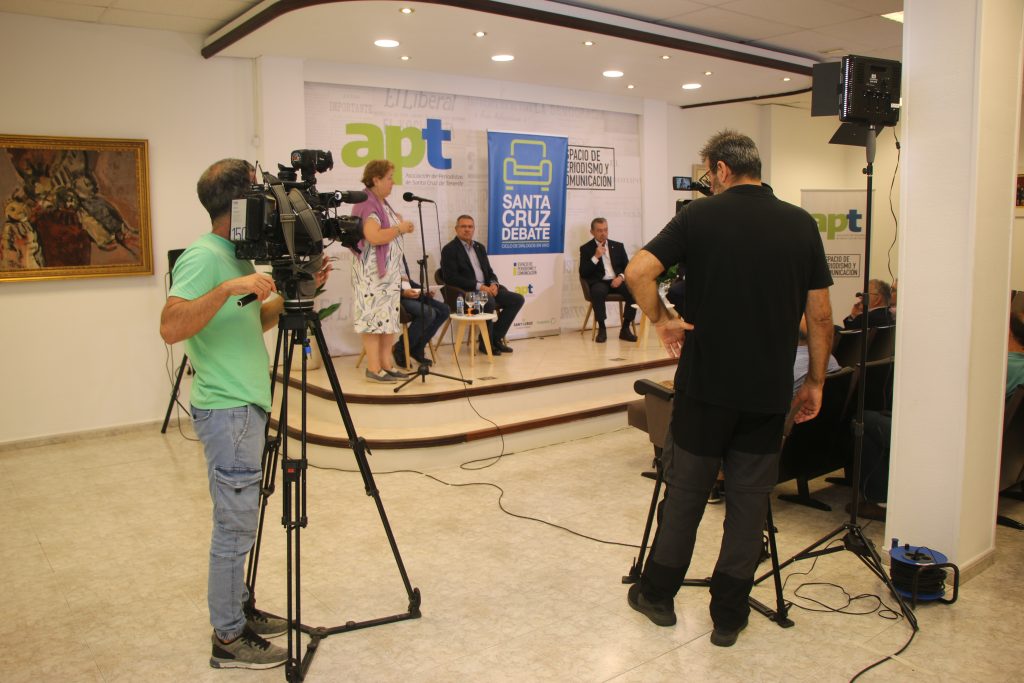 'Santa Cruz debate' llega a su fin tras tres meses con media docena de encuentros. (ACAN)