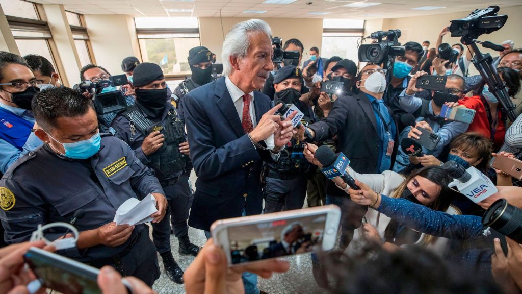 El periodista guatemalteco José Ruben Zamora. (ESTEBAN BIBA/EFE)