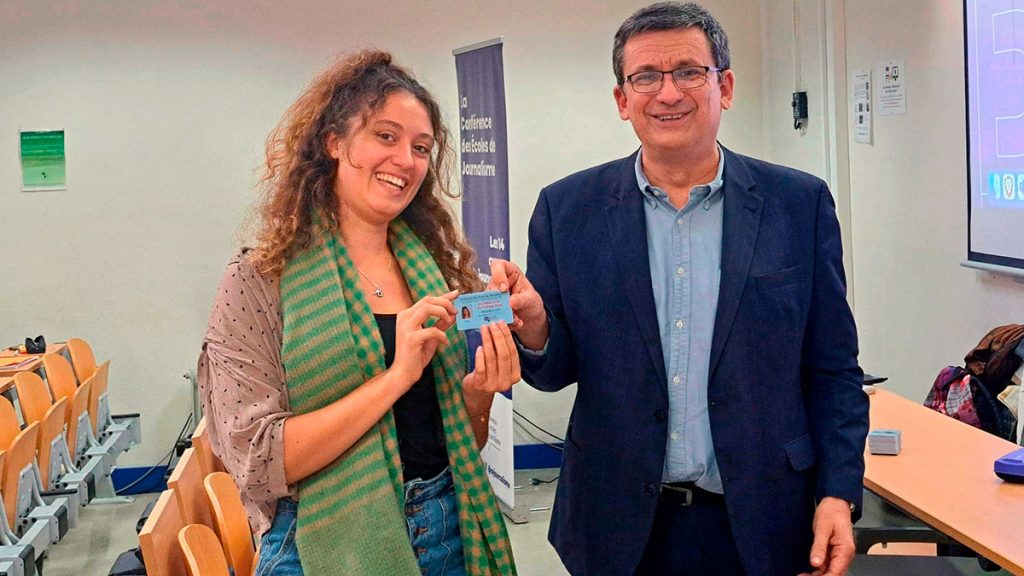 Uno de los primeros carnets de acreditación a estudiantes de periodismo que se han entregado. (INSTITUT PRATIQUE DU JOURNALISME)