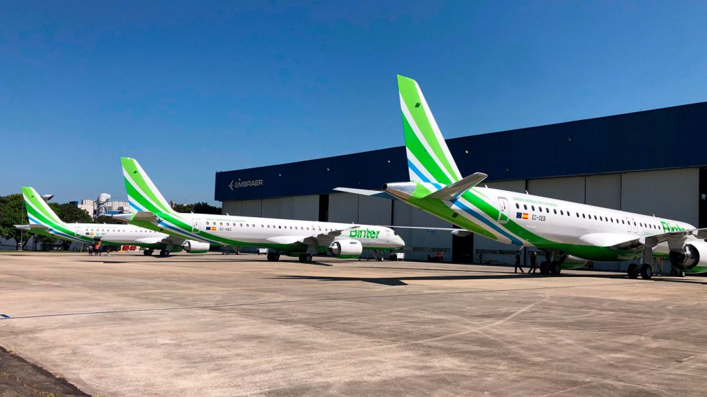 Reactores Embraer con los que operará Binter sus rutas entre Canarias y Madrid.