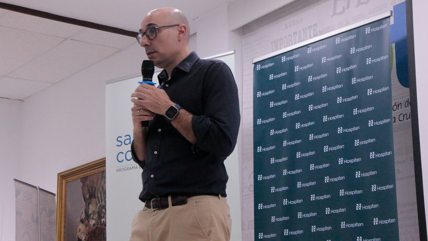 El doctor Alejandro de la Rosa, durante su intervención.