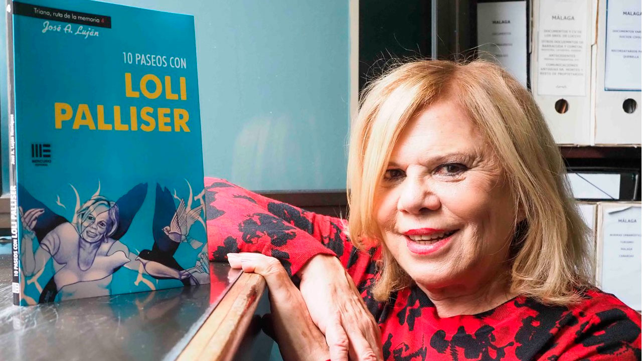 Loli Palliser, junto a la cubierta de su libro. (DIARIO DE AVISOS)