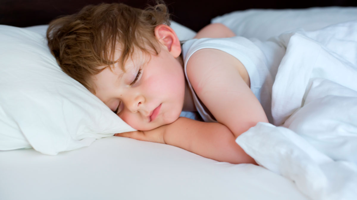 250106_niño-duerme