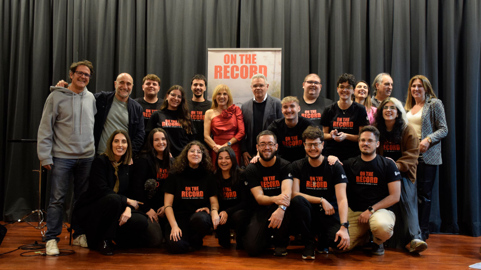 Foto de familia tras la presentación del documental ‘On the Record’.