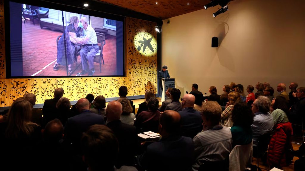 El fotógrafo Emilio Morenatti durante el encuentro de ONO (Organization of News Ombuds & Standard Editors) celebrado este miércoles en el Caixaforum de Madrid.