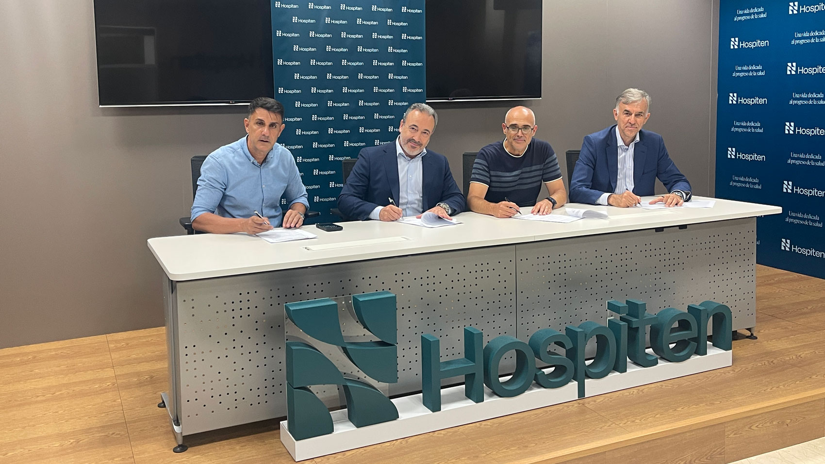 Firma del Convenio Colectivo de aplicación a los cuatro hospitales de Hospiten en la isla de Tenerife.