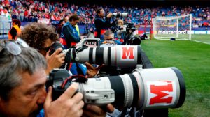Fotógrafos en un partido de fútbol