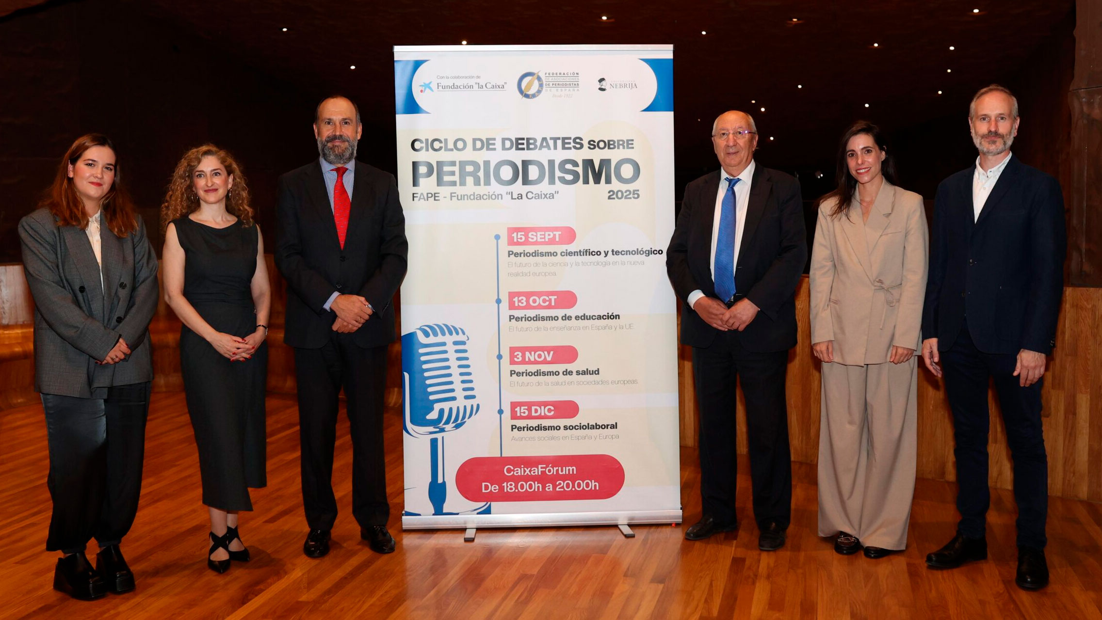 Desde la izquierda, Beatriz Lozano, María Gil, Juan A. García Fermosel, Amancio Fernández, Patricia Pereira y Chema R. Morais. (GMR/FAPE)