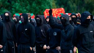 Un grupo de abertzales en la Universidad de Navarra. (EFE)