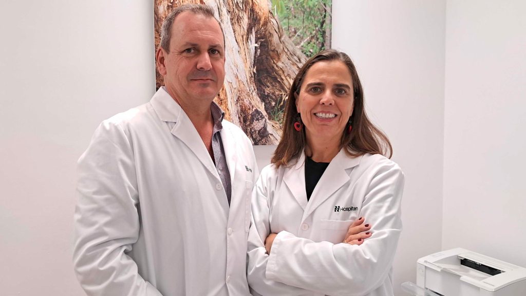 Los doctores Víctor Ramos y Sofía Vivancos.