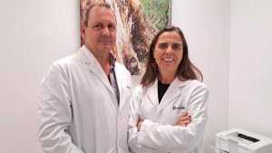 Los doctores Víctor Ramos y Sofía Vivancos.